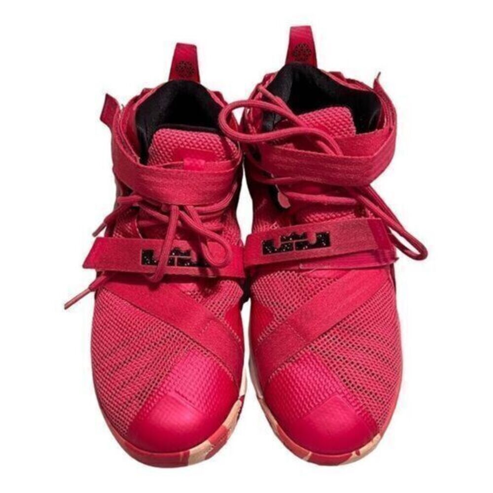 NIKE Youth Lebron Soldier IX Basketball Shoe